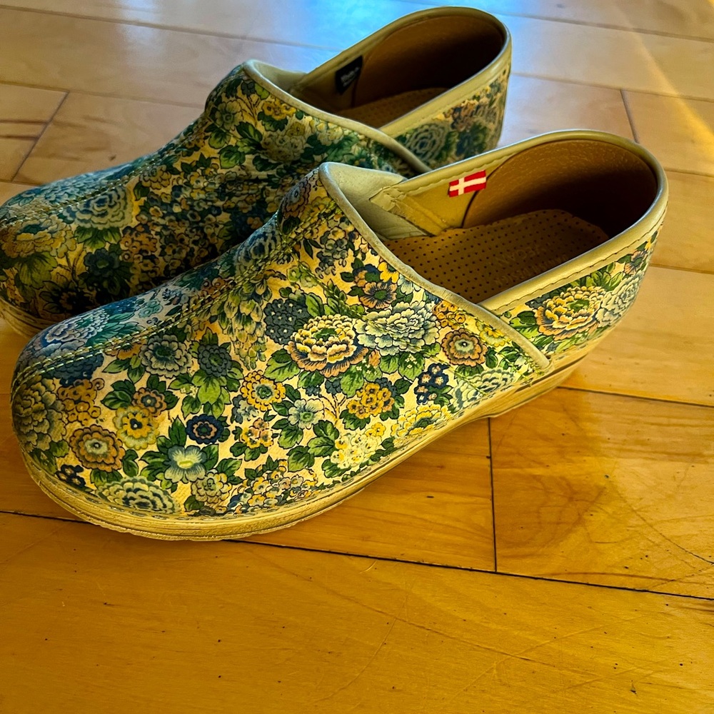 Clogs